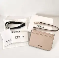 FURLA パスケース　定期入れ　ベージュ