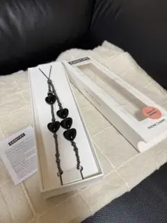 casetifyブラックハートストラップ