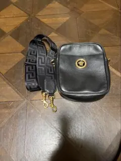 完全正規品VERSACE メデューサ ショルダーバッグ ブラックのサムネイル