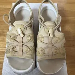 NIKE エアーマックスココ ベージュ系　24cmのサムネイル