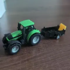 Siku トラクターとマジョレットのトレーラー