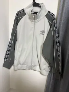 umbro グレー ジャケット ジップアップ　XL