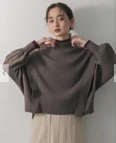 【一度のみ着用】ストレッチショルダータックセーター