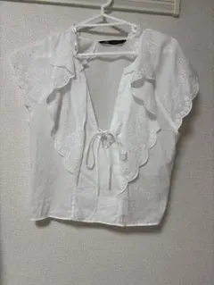 ZARA エンブロイダリー 半袖ブラウスのサムネイル