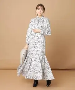 林檎 様✨】LOULOU WILLOUGHBY 小花プリント ワンピース 花柄 - メルカリ