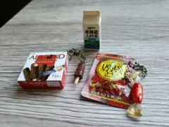 カプセルトイ　ガチャ　ミニチュア小物　３点セット