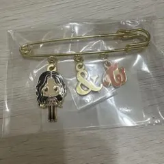 ＆TWICE ビックピン モモ