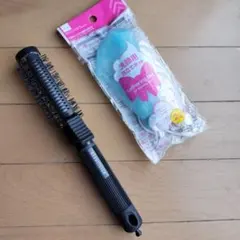 ダイソー「クリップ熱伝導ヘアブラシ」アイロン　28mm　洗顔用ネット２個