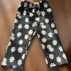 赤ちゃん本舗　花柄パンツ　記載は80サイズですがタイトめです
