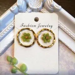 花モチーフのカジュアルピアス/イヤリング(ハンドメイド)