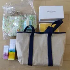 メナード　FAIRLUCENT ミニボトルセットとグッズセット