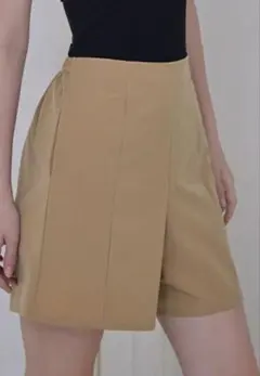ストレートシルエットショートパンツ　ベージュ　Sサイズ　新品　未開封