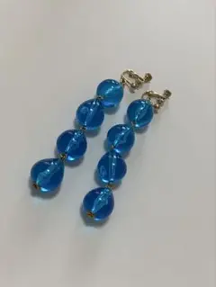 Item thumbnail for item 9b141a7d-a46a-4dd0-a51b-dc77a64b130b