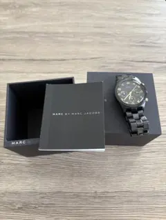 MARC BY MARC JACOBS ブラック クロノグラフ