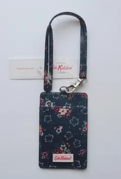 【新品未使用】キャスキッドソン 定期入れ 花柄 パスケース