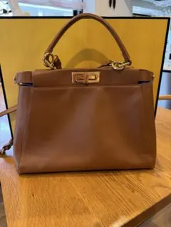 大幅SALE ⭐︎FENDI ピーカブーブラウン ショルダーバッグのサムネイル
