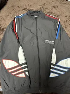 adidasナイロンジャケット