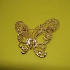ブローチ(ゴールド蝶型)49