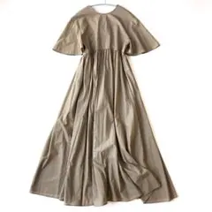未使用 ドレステリア 定価3.5万 マキシワンピース 亀恭子さんコラボ ベージュのサムネイル