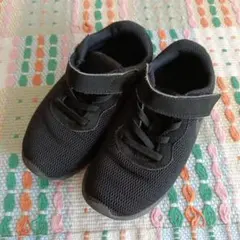 Nike ブラック メッシュスニーカー