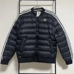 adidas ブラック ダウンジャケット