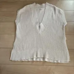 relume アイボリー Vネック ニットベスト