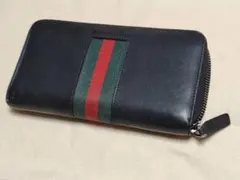 Gucci ブラックレザー 長財布 ストライプ