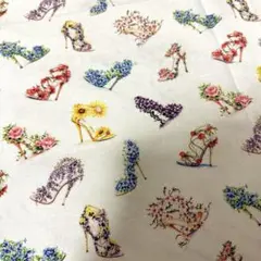 70.SALE【セール】フラワーヒール柄　生地　1m