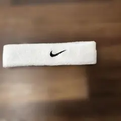 Nike ホワイトタオル ロゴ入り