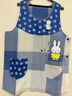 新品・未使用　ミッフィー　保育士エプロン　大きいサイズ　1点のみ