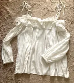 DEICY　オフショルダー　ブラウス