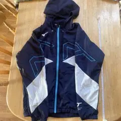 最終値下げ中。MIZUNOフード付きウインドブレーカーネイビー