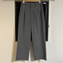 UNIQLO グレー タックワイドパンツ