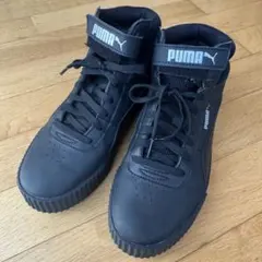 PUMA 美品！ブラック リボン付きハイカットスニーカー インヒール