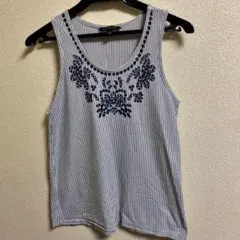 バナナリパブリック　刺繍タンクトップのサムネイル