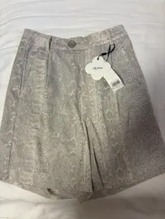 Lily Brown パイソン柄 ショートパンツ 新品