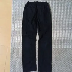 130 ユニクロ UNIQLO ブラック ストレートパンツ
