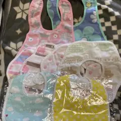 スタイ6枚とエプロン2枚