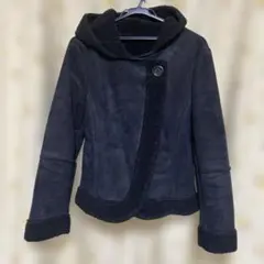 ブラック フード付きムートン風コート