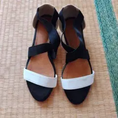 黒白サンダル※左足側汚れあり