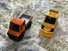 トミカ No.22 メルセデスベンツ ウニモグ 除雪仕様車 廃盤 2台セットのサムネイル