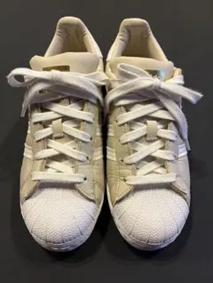 adidas スーパースター　ベージュ スニーカー ゴールドロゴ　アディダス