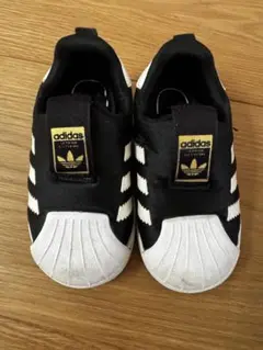adidas キッズスニーカー 黒