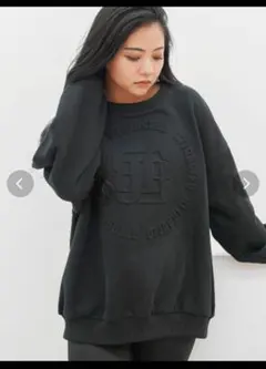 GYDA GYGYロゴBIGエンボスプルオーバー スウェット トレーナー