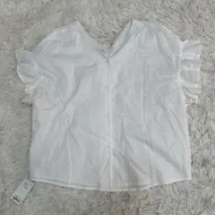 ✨新品タグ付き　KBF ケービーエフ　フリルスリーブ Vネックブラウス　ホワイト