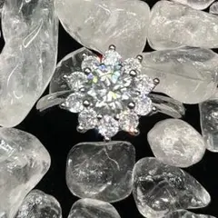 大粒ダイヤモンド フラワーデザイン リング プラチナ - メルカリ