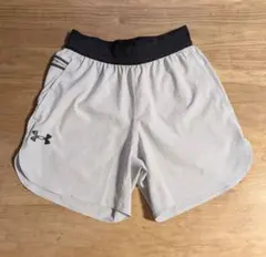 美品 アンダーアーマー トレーニング ランニング ショートパンツ