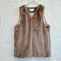 サマンサモスモスブルー　フェイクファー ノースリーブベスト モカ F