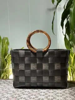 Item thumbnail for item a5a6453a-5d8a-481d-8803-97ddbe2ea6fa