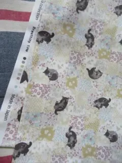 KOKKA 生地　はぎれ　ねこ　ふんわり　小花　水彩画　オックス　日本製